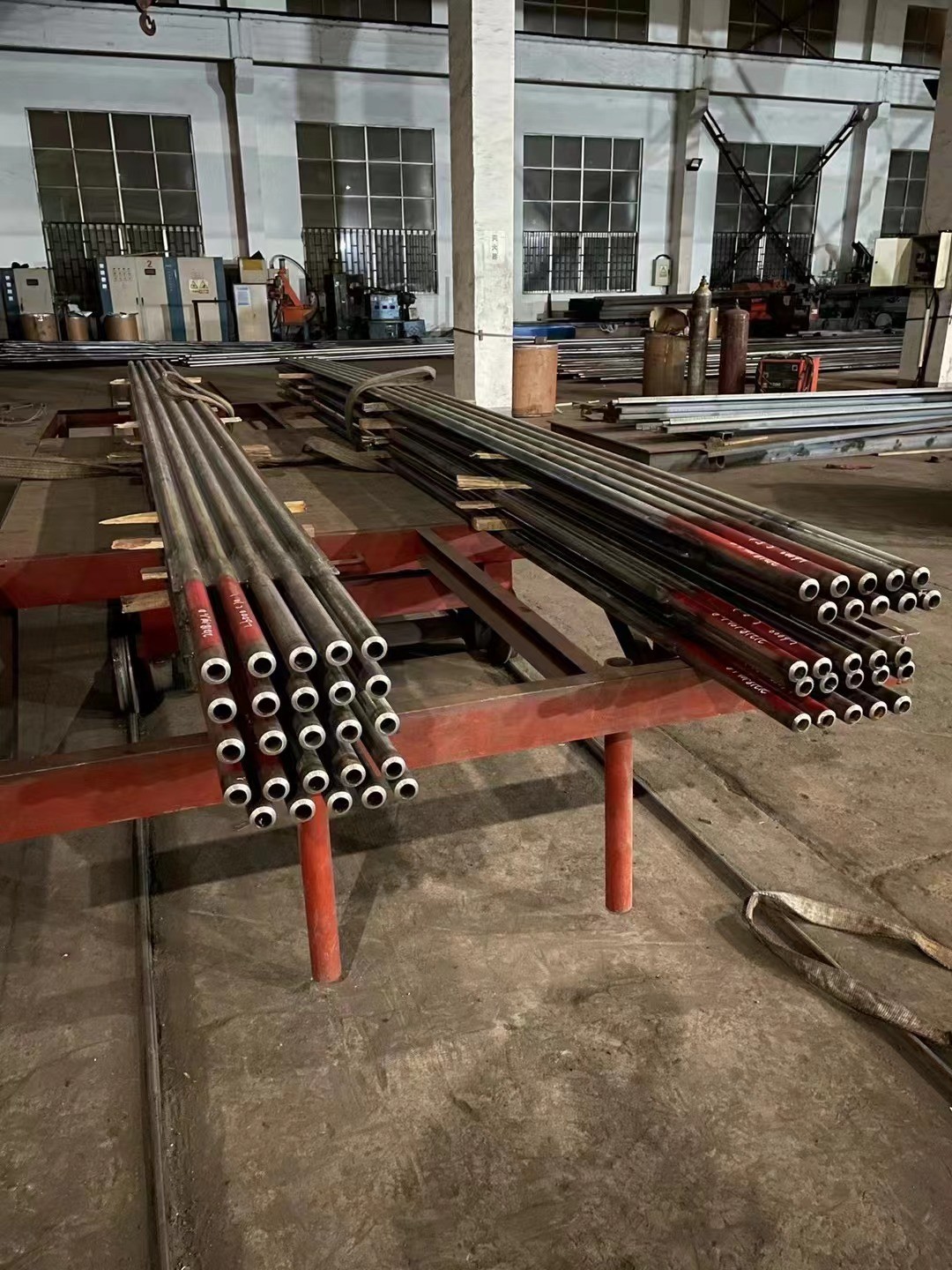 水冷壁管屏|管中心距76.2mm，管屏長6米、5根一組，Φ63.5×7.1內(nèi)螺紋管，鰭片8mm