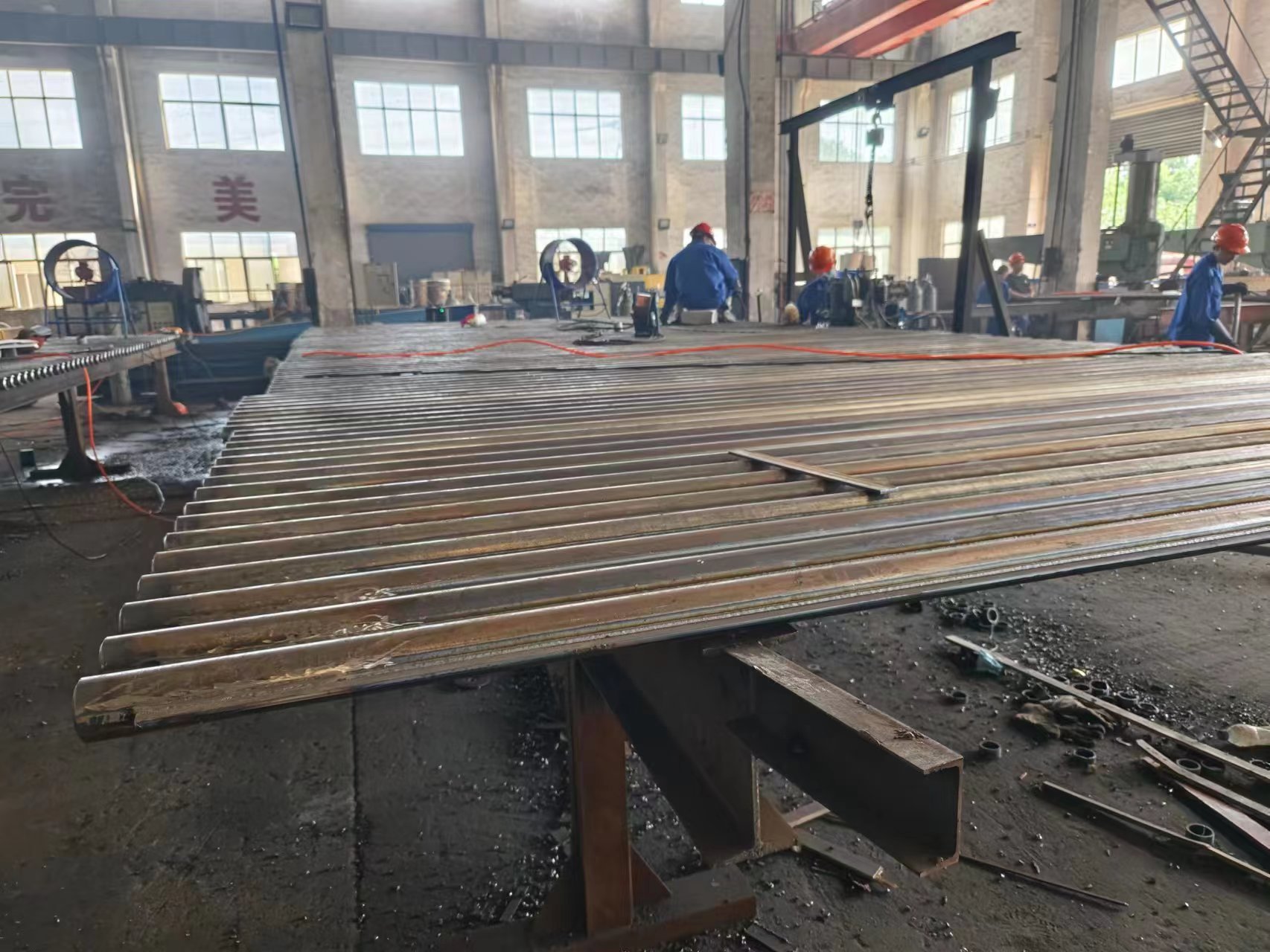 φ60.3×7.5\SA-210C 水冷壁帶鰭片內(nèi)螺紋管，帶鰭片。2）附質(zhì)量證明書，3）品牌：武鍋、東鍋、哈鍋選其一