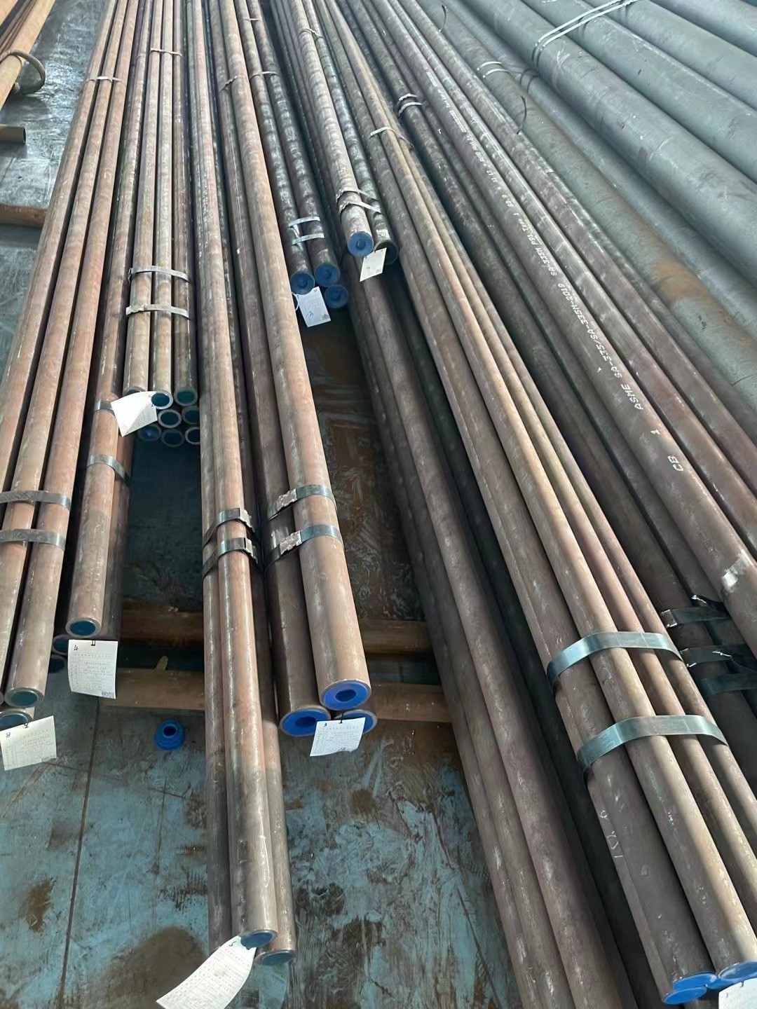 乙烯裝置超高壓蒸汽管道設(shè)計(jì)溫度545℃，設(shè)計(jì)壓力13.5MPa，設(shè)計(jì)選用A335-P91鋼，規(guī)格Φ168.3×14.27~Φ609.6×46.02