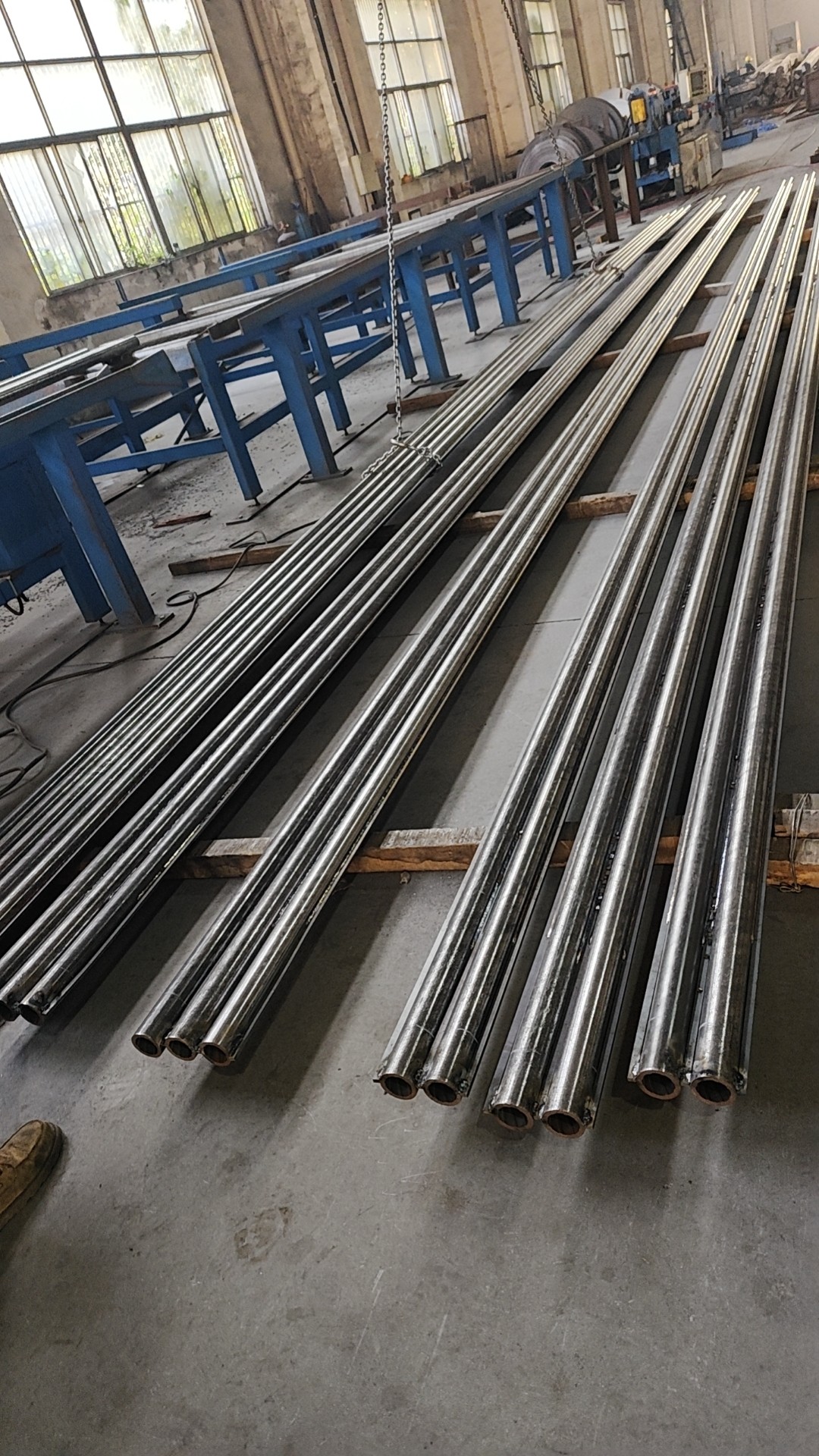 管排長度為6米，每件管排由10根管子組成，管子中心距為54mm，鰭片厚度為6.4mm